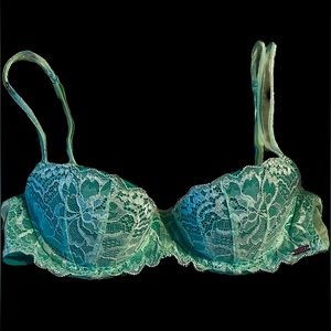 Victoria’s Secret Clamshell Push-up Bra